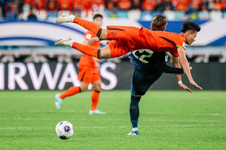 中国队1:3不敌日本 伊万乐观面对未来 中国队1:3不敌日本 伊万乐观面对未来